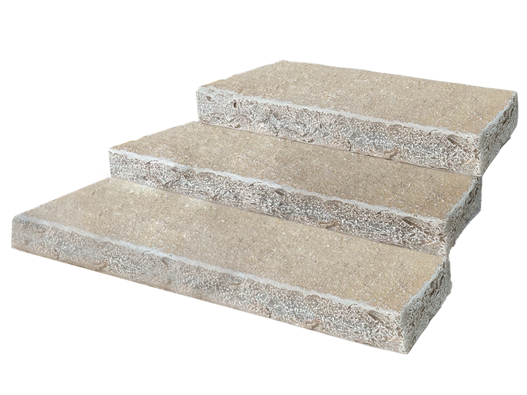 Blockstufen Kalkstein Java Sand freigestellt