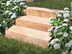 Blockstufen Travertin Gold mit Garten