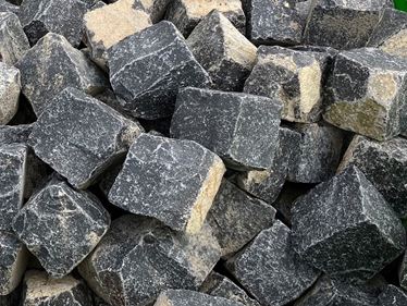 Ausschnitt_Pflasterstein_Basalt_Bigbag_Sombra
