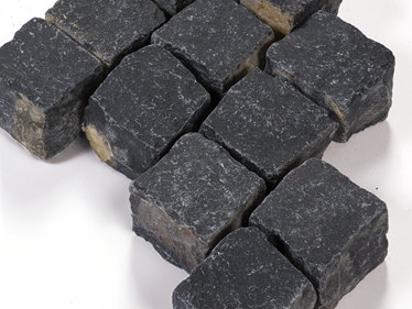 pflastersteine-Sombra -basalt-schwarz-turkei-andesit  hellere Stellen