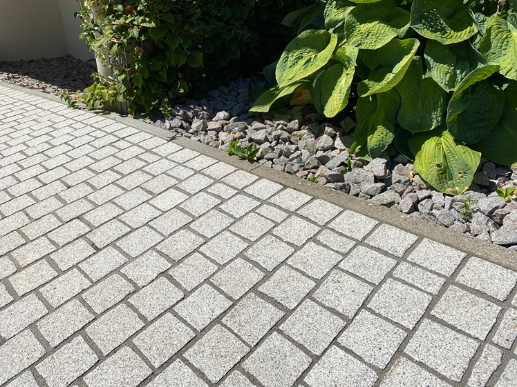 Rasenkanten aus Granit Silver Classico 8x25 cm