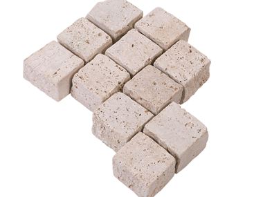 Pflastersteine Travertin Medium Select freigestellt