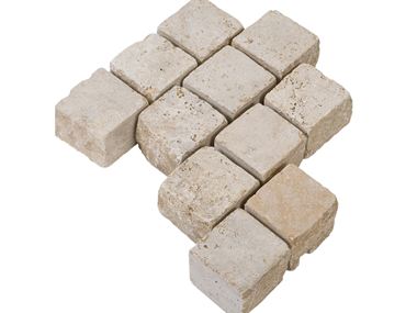 Pflastersteine Travertin Medium freigestellt