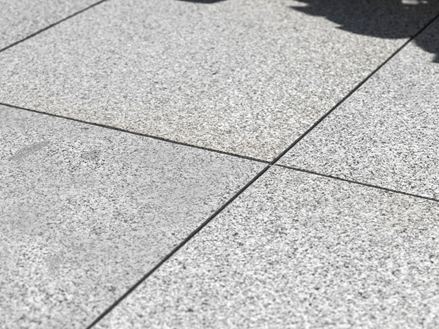 Terrassenplatte Granit Silver Classico  Detail
