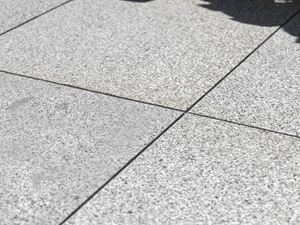 Terrassenplatte Granit Silver Classico  Detail