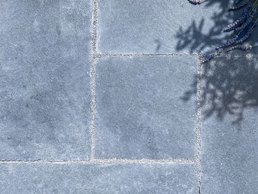 Galerie 2 Terrassenplatte Lime Black Schatten