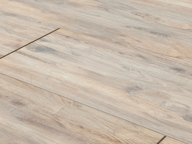 Nahaufnahme von Terrassenplatten Canada Lodge in Holzoptik