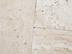 Detailaufnahme von hellen Travertinplatten Medium SELECT