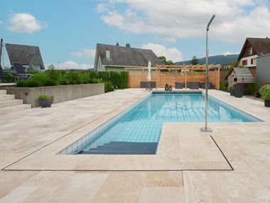 Poolplatten Medium Select: perfekte Poolumrandung. Kundenfoto Terrassenplatte_Medium_Select_Pool_Himmel