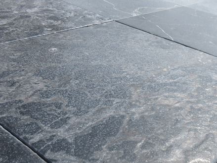 Chateau_Nero_Travertin_ Fliese_Galerie 1