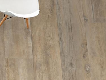 Holzoptik-Platten_Canada_Sky_Tisch_mit_Stuehlen 2