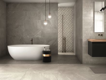 Badezimmer mit Feinsteinzeug-Fliesen Canyon Pearl