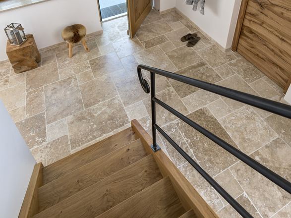 Fliesen Travertin Classic Country Treppe von oben