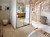 Travertin-Classic-Light-Bad-mit-Dusche-und-Wc