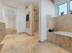 Badezimmer mit Travertin Ivory Classic