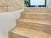 Travertin-Fliesen Natura als Treppe