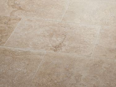 Carrelage Classic Light, en travertin adouci