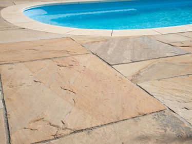 grès Yellow Mint avec piscine