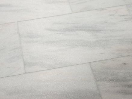 Marmorfliese Calacatta mit polierter Oberfläche