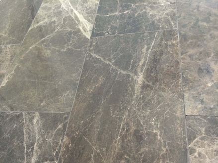 Marmorfliese Emperador Dark poliert