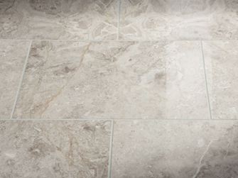 Marmorfliese Silver Shadow mit polierter Oberfläche