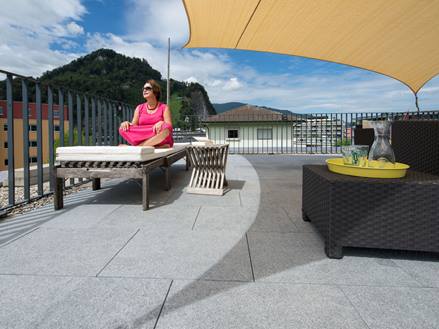 Entspannung auf der Granit-Terrasse