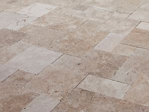 Kundenfoto: Schloss Heidelberger Weinkeller; Travertin-Platten Medium seitliche Aufnahme