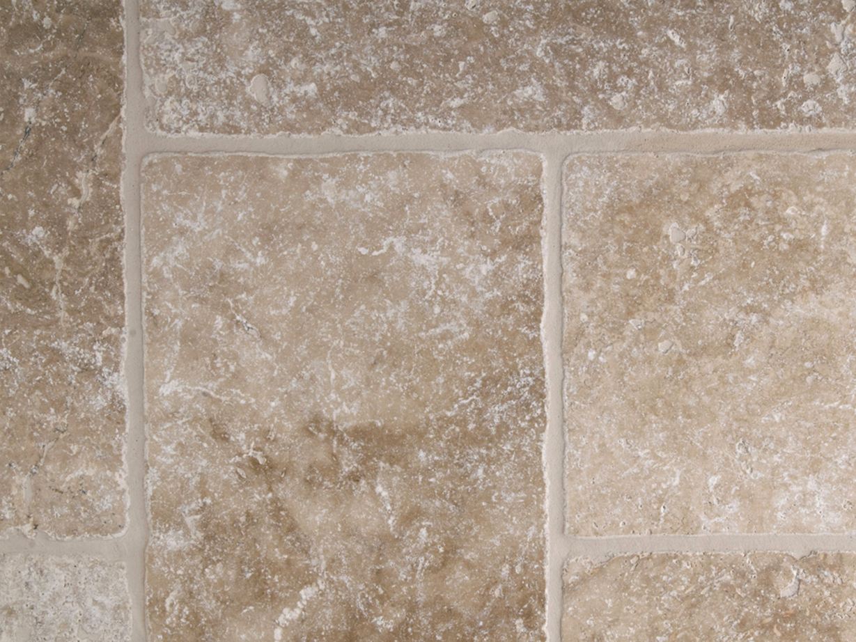 Travertin-Fliesen Medium, getrommelt, Detailaufnahme