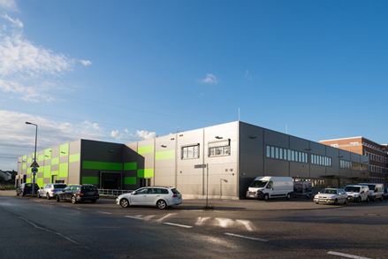 Das Firmengebäude der jonastone GmbH von außen