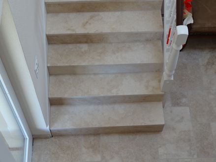 Treppen mit Travertin Light Universalplatten