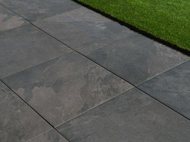 Platten Schieferoptik Alpine Black Jonastone