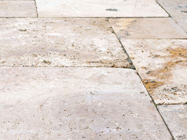 Nahaufnahme von Travertinplatten Rustic