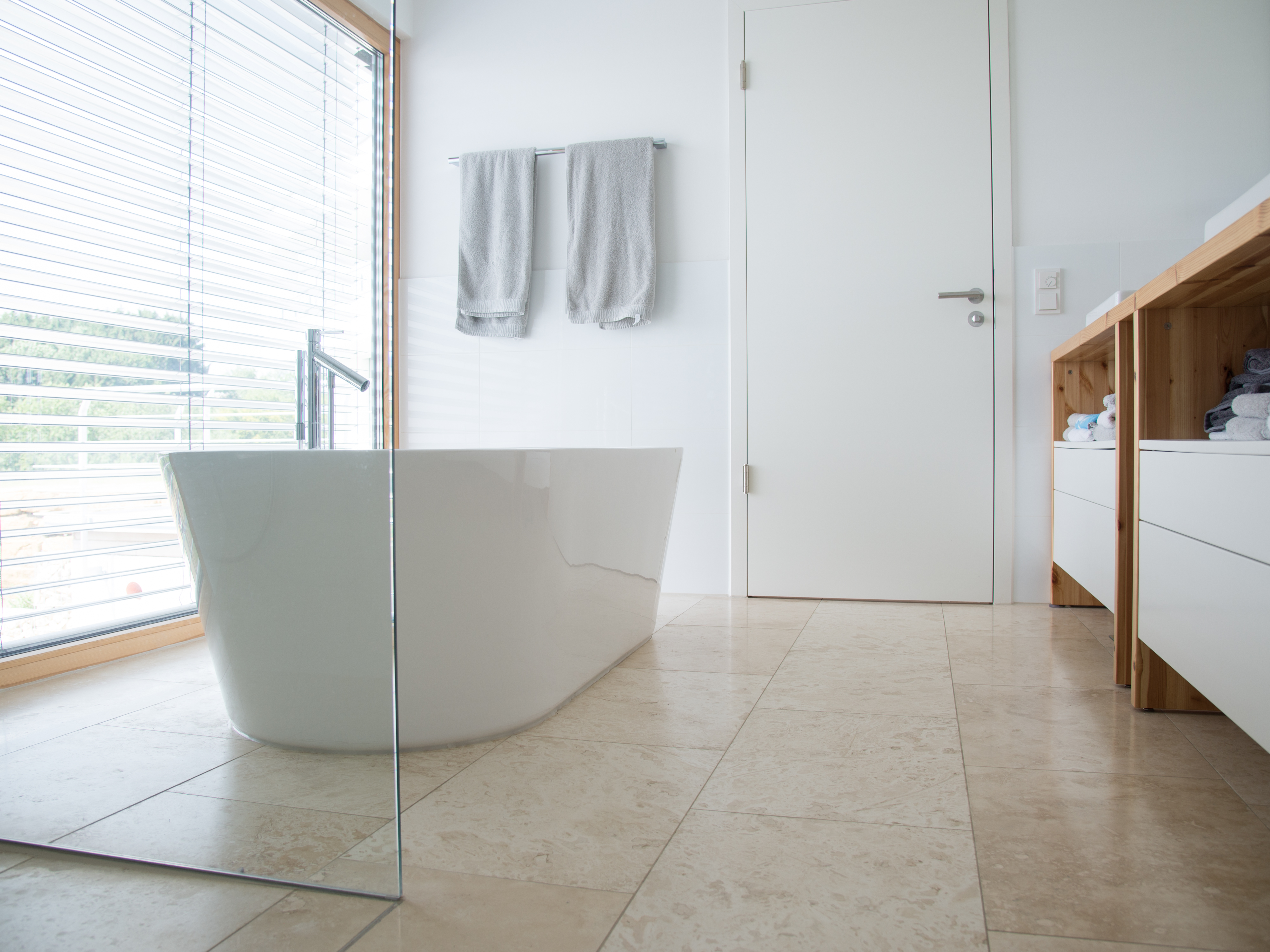 Moderne Travertin-Fliesen Classic Light | jonastone Naturstein