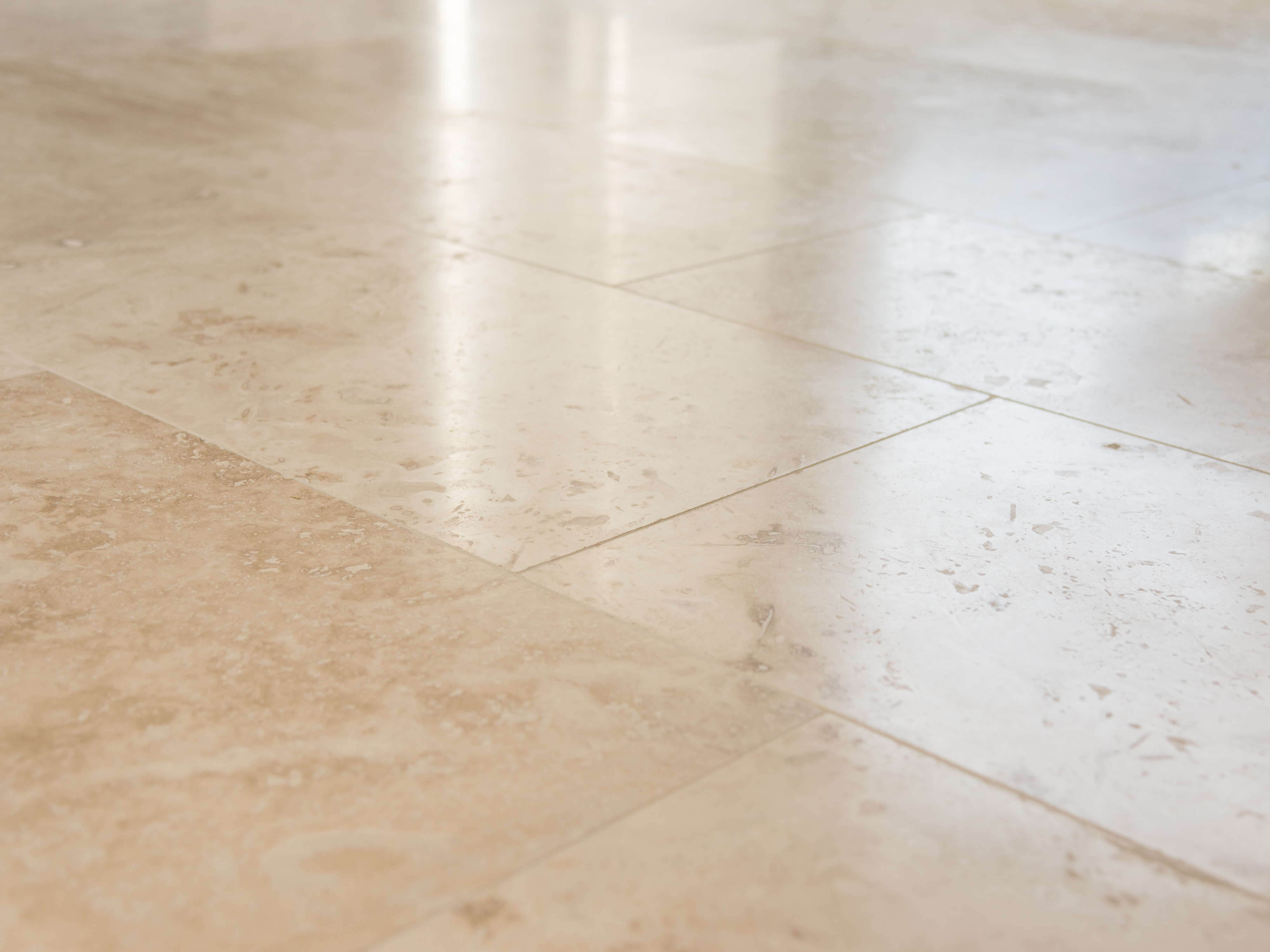 Moderne TravertinFliesen Classic Light jonastone Naturstein